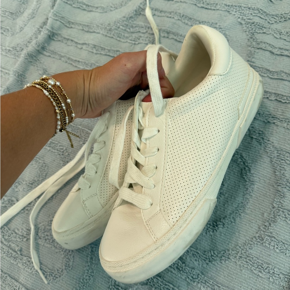 ❤️A new day sneakers